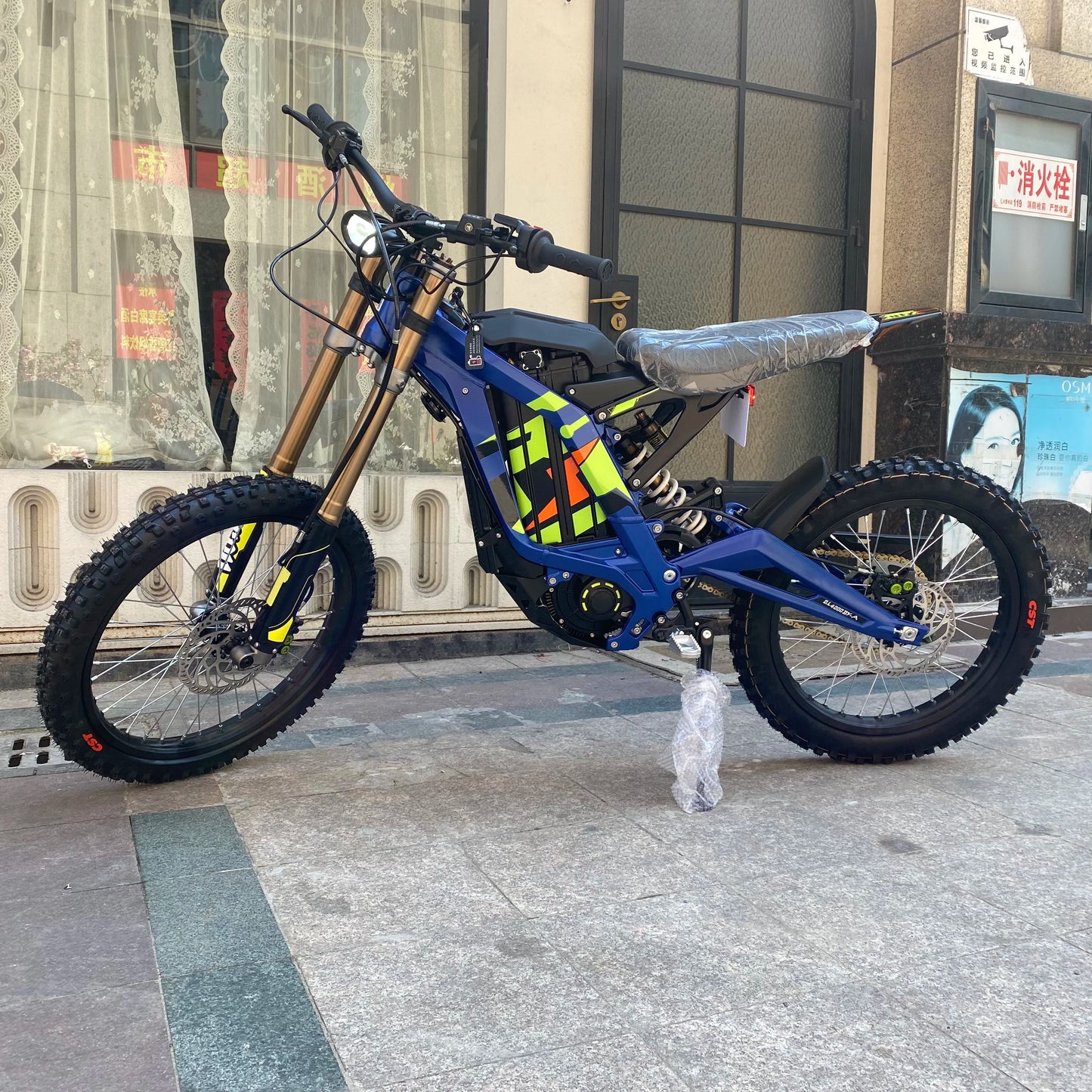 Latest Light Bee X 8KW 60V 40AH Talaria Sting R MX4 8000W Electric Dirt Bike with Lithium Battery Off-Road Ebike Stock